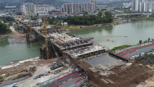 「重點(diǎn)項目巡禮」張家界紅壁巖大橋箱梁主體完成70% 預(yù)計年底通車